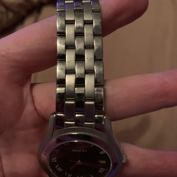 Gucci 5500 M Watch With Box Silver & Black - Picture 2 of 8